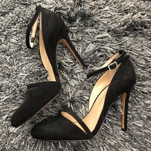 Brand NEW Sole Society black suede heels, size 7
